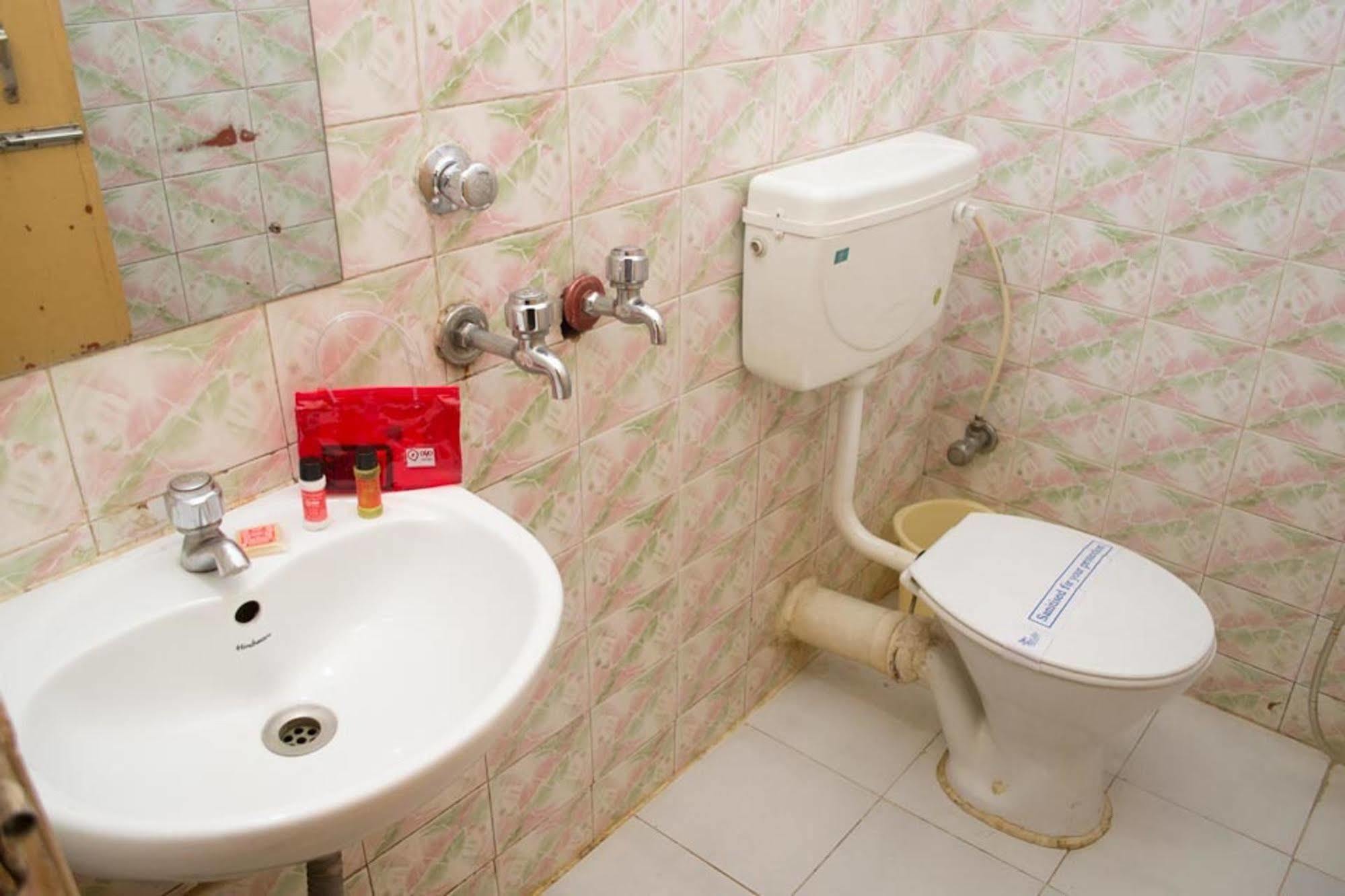 Oyo 1359 Hotel Best Inn Bhubaneswar Extérieur photo