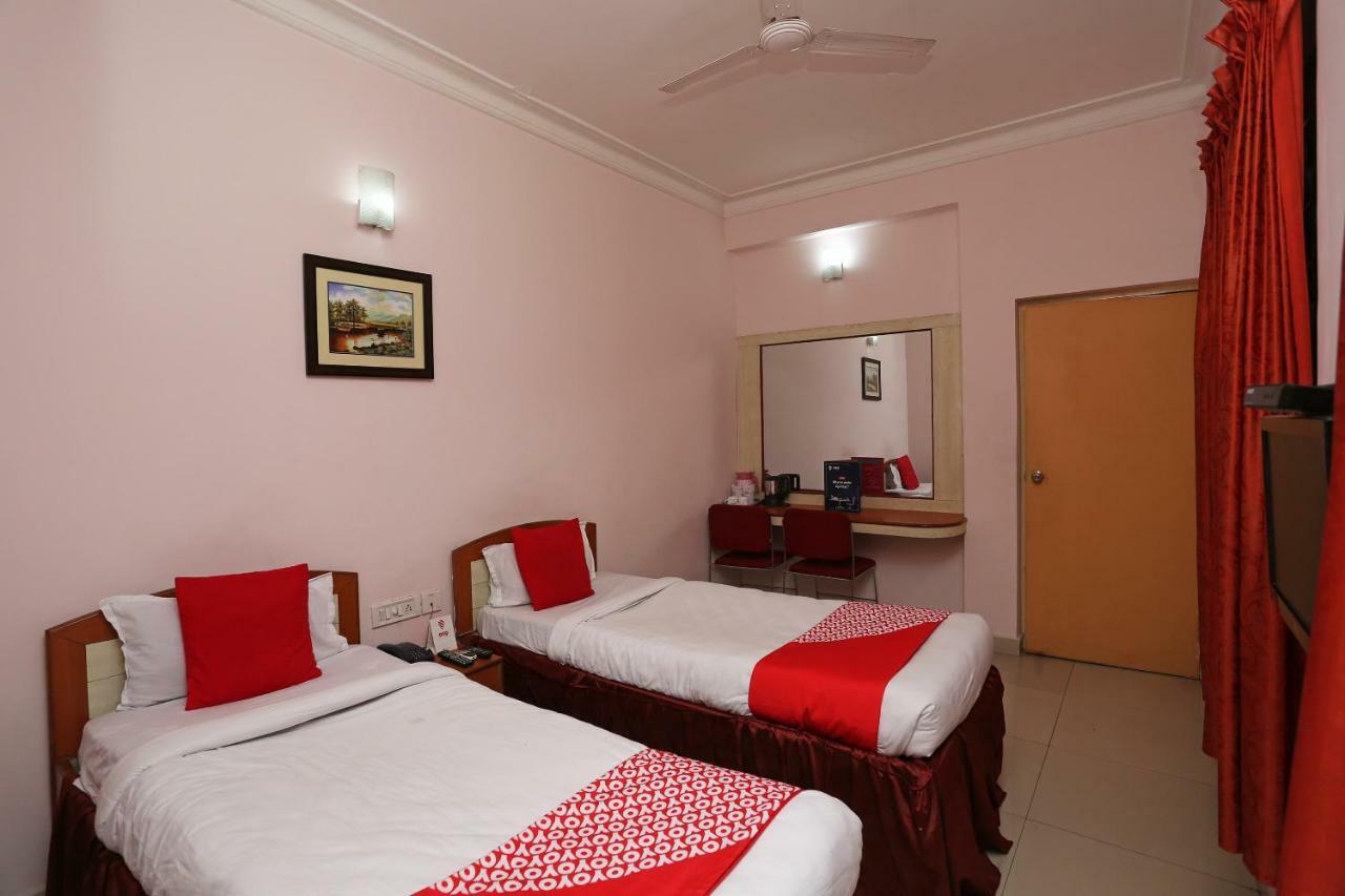 Oyo 1359 Hotel Best Inn Bhubaneswar Extérieur photo
